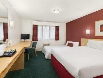 Days Inn By Wyndham London Stansted Airport Birchanger Exteriör bild