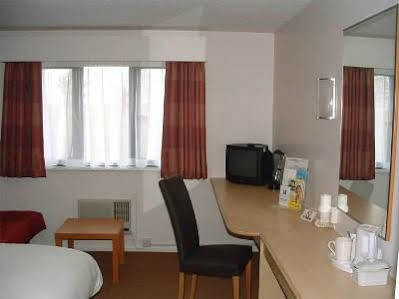Days Inn By Wyndham London Stansted Airport Birchanger Exteriör bild